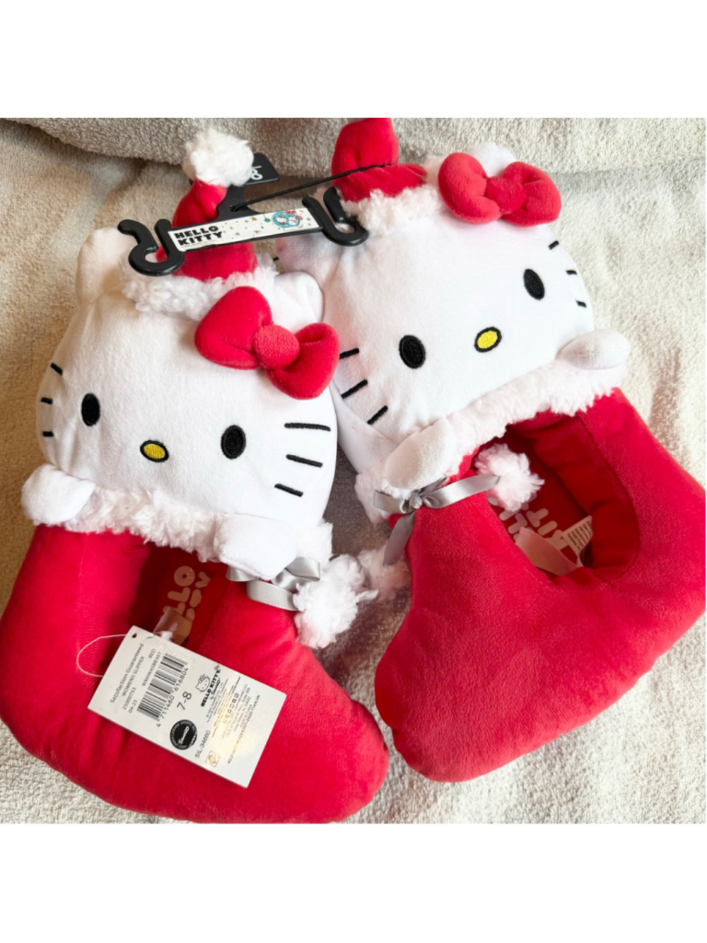 NWT Women’s Size 7/8 Hello Kitty by Sanrio Christmas Stocking Slippers - Picture 6 of 9